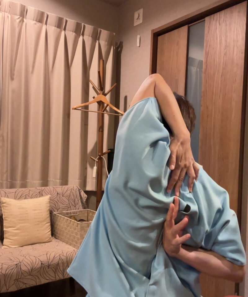 慢性の肩こり可動域ほぼ指がくっつけるまで可動域アップ