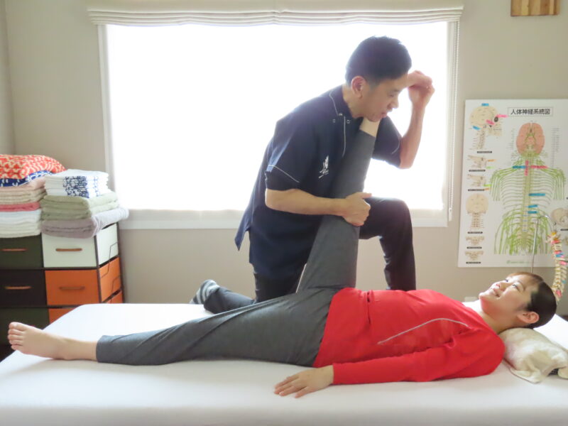 Self-stretching
-to-improve-bow-legs